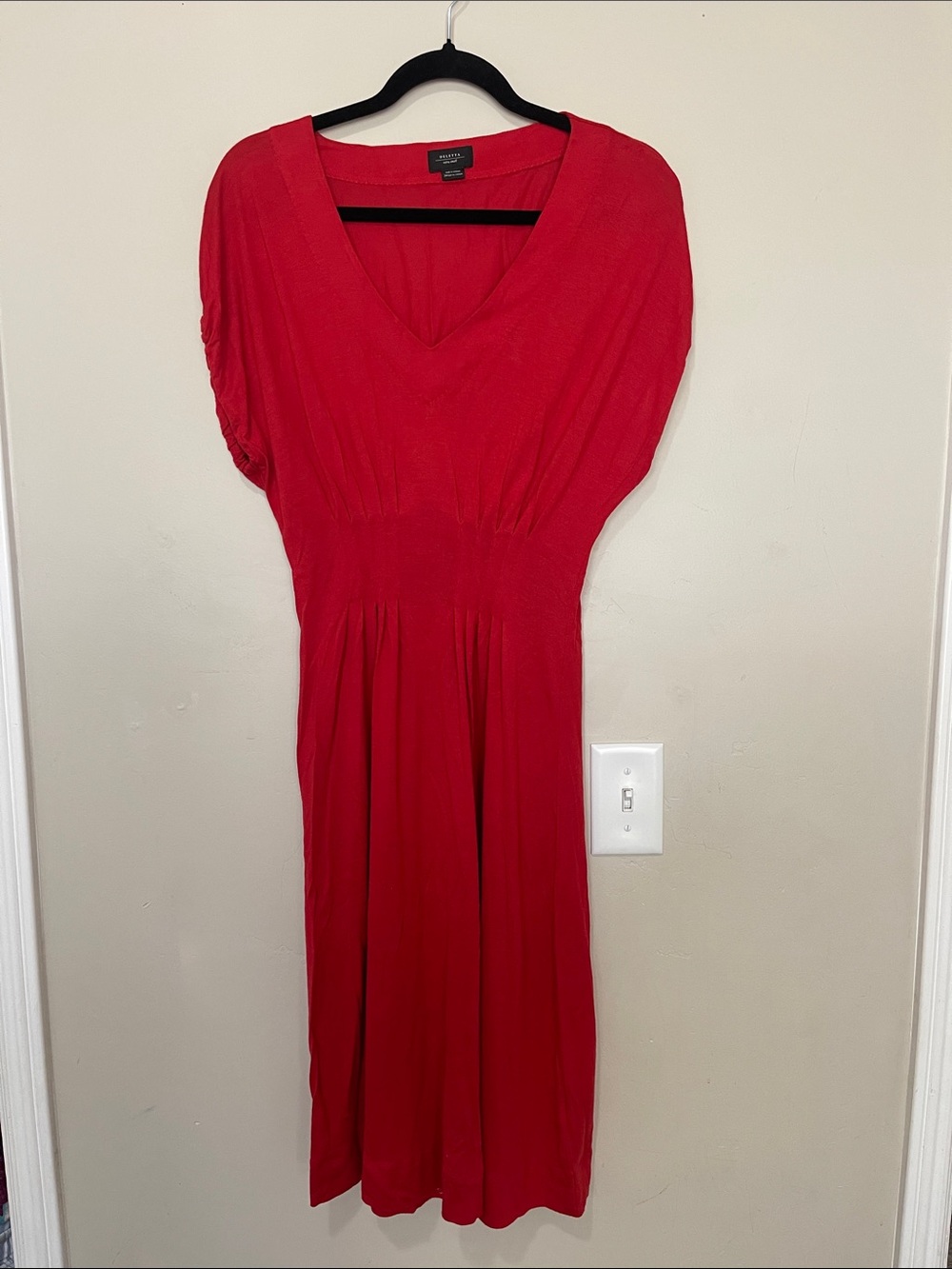 Deletta Anthropologie "Back Porch" midi dress with a V-neck ruched waist Red XS